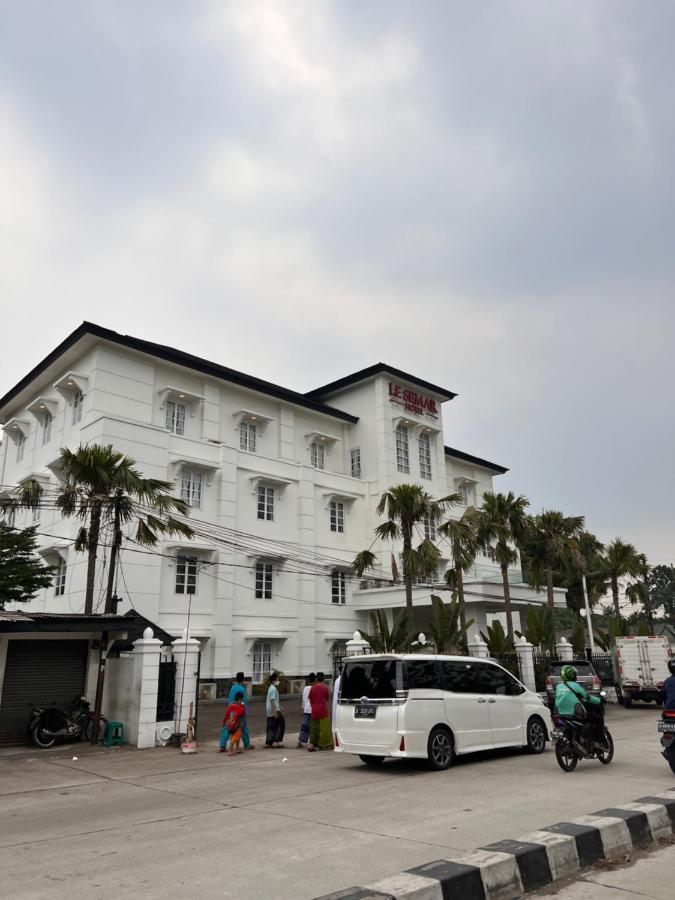 Le Semar Hotel Karawaci Dahung Kültér fotó